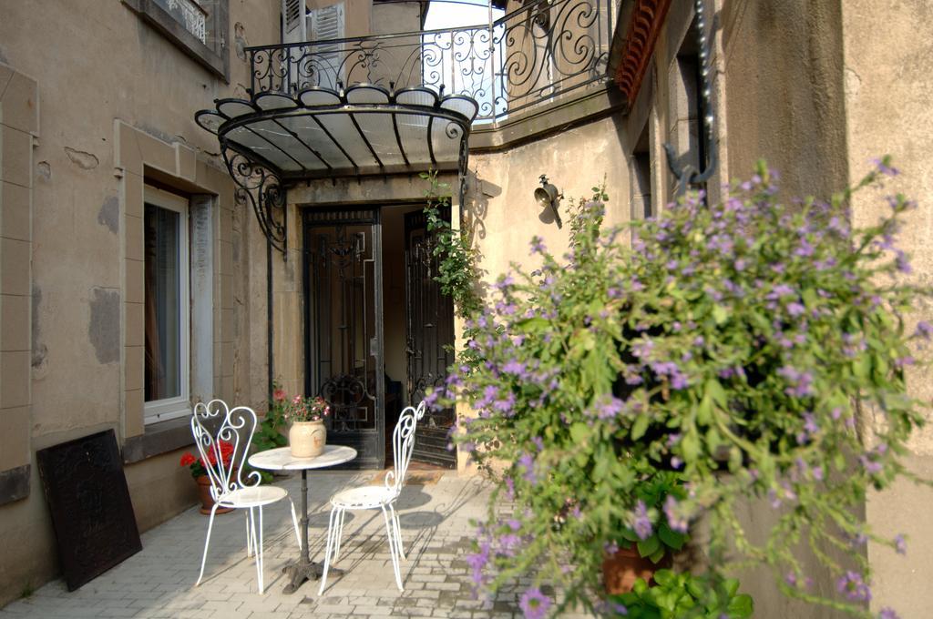 La Maison De Mariecamille Hotel Saint-Germain-Lembron Exterior foto